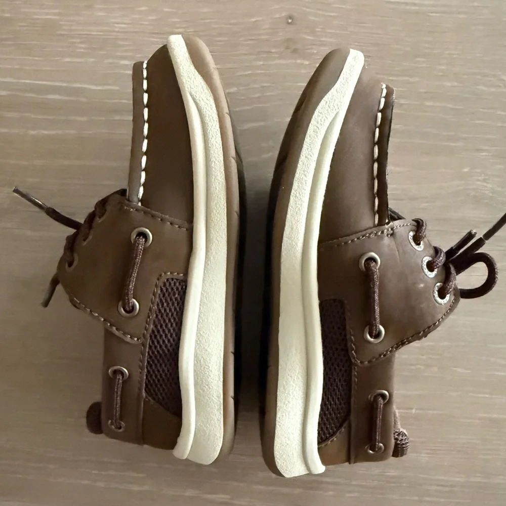 Sperry Kids 9 Brown Leather Moccasin Boat Shoes. Laces with Velcro Closure
